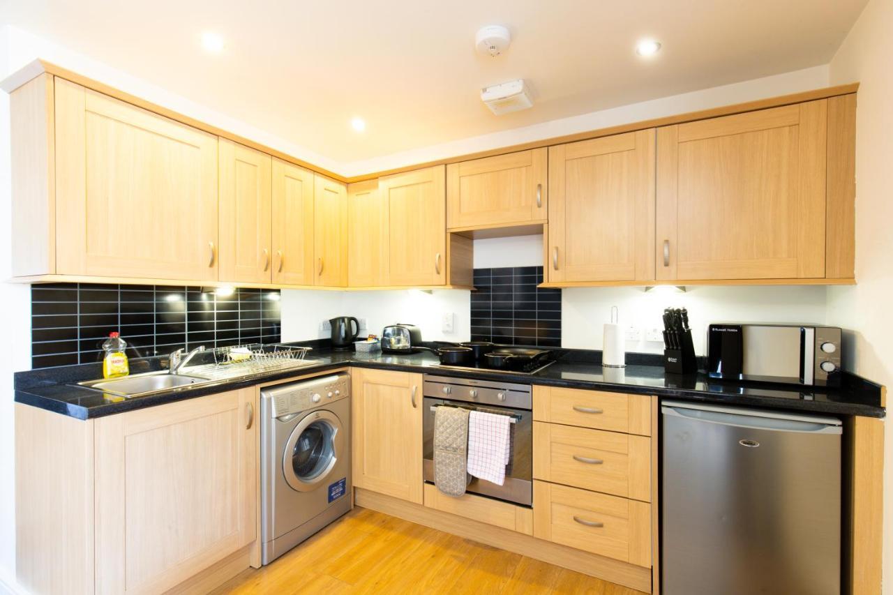 Velvet 1-Bedroom Apartment, Clockhouse, هوديسدون المظهر الخارجي الصورة