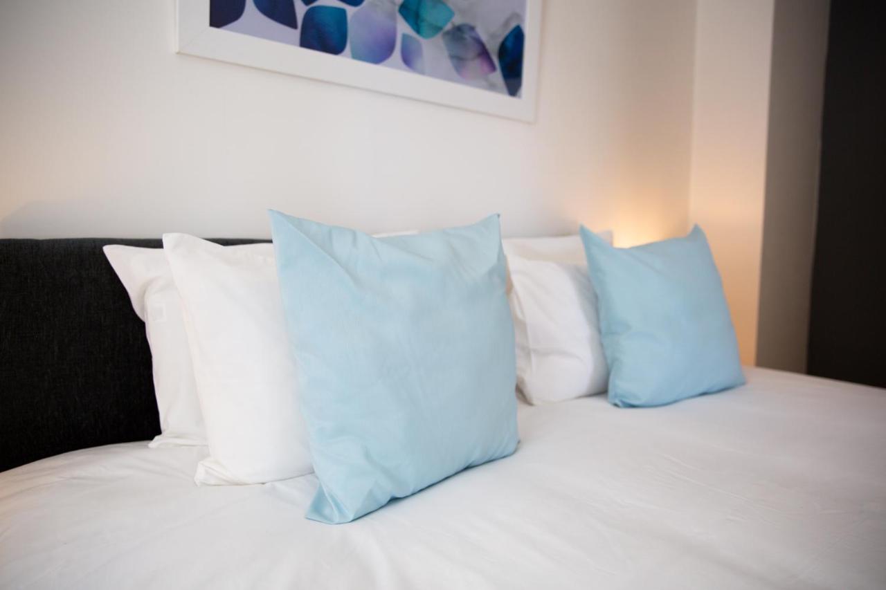 Velvet 1-Bedroom Apartment, Clockhouse, هوديسدون المظهر الخارجي الصورة