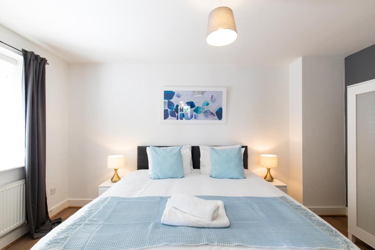 Velvet 1-Bedroom Apartment, Clockhouse, هوديسدون المظهر الخارجي الصورة